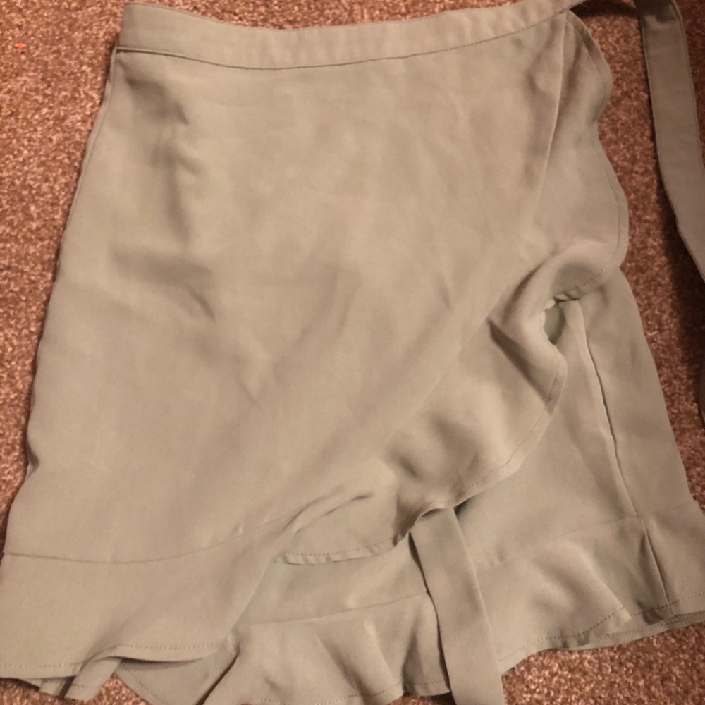 Green nasty gal skirt